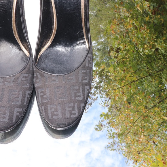 Fendi Women's Black and Brown Heels - Picture 2 of 8